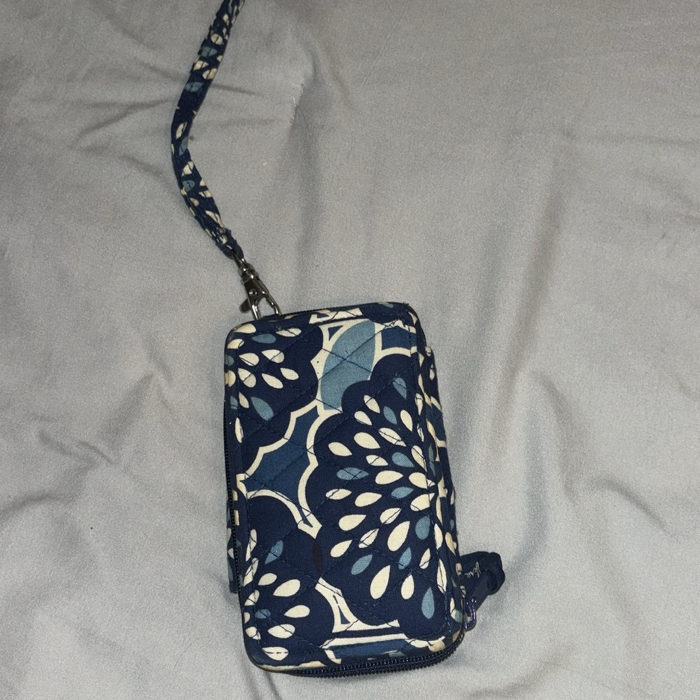 vera bradley wristlet
